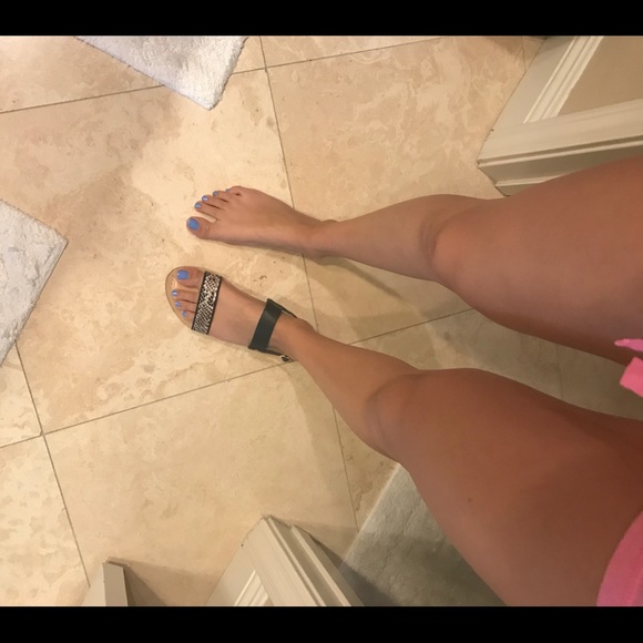 Sandals - Picture 3 of 5